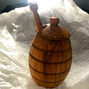 Olive wood honey container with lid and dipper